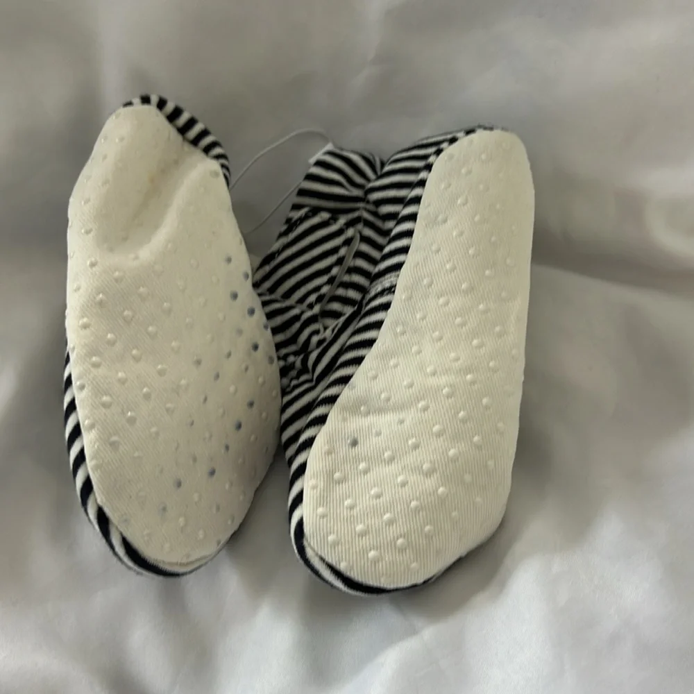 NWT Old Navy Striped Baby Booties 12-18M